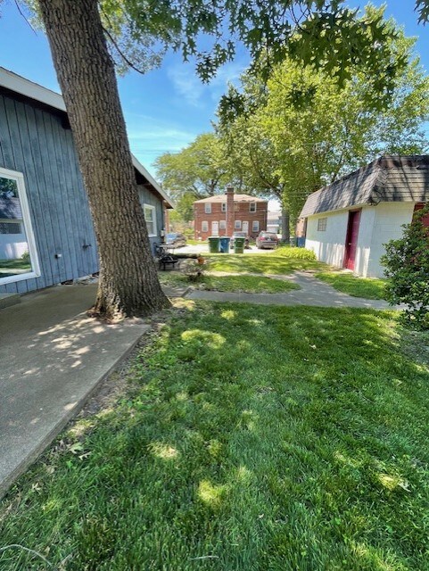 Building Photo - 219 Fernwood St