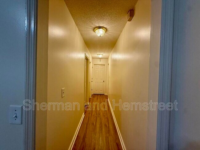 Building Photo - 3026 Manchester Dr