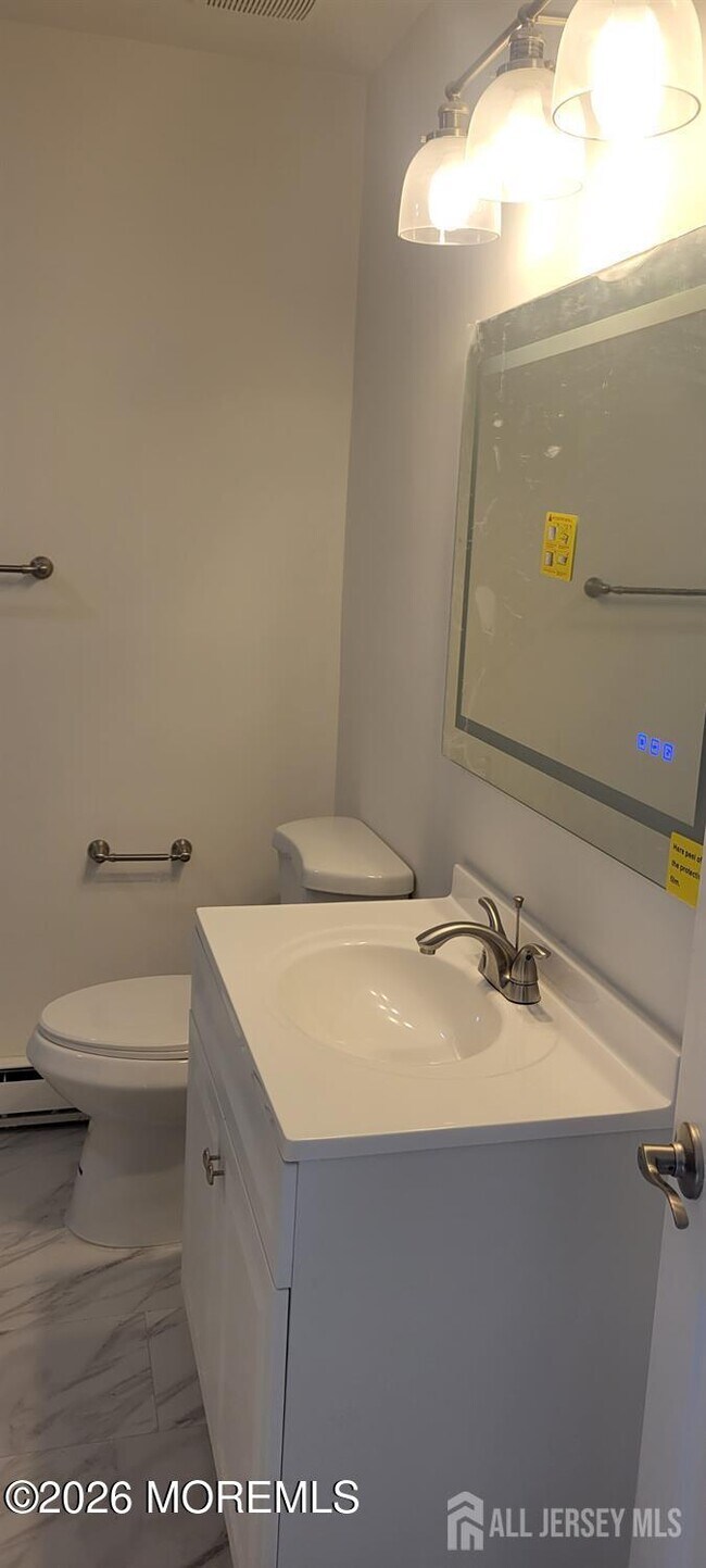 Building Photo - 358 Raritan St