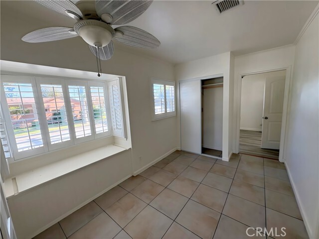 Building Photo - 587 E Arrow Hwy