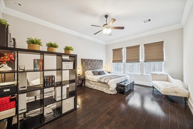 Building Photo - 618 Pink Azalea Trail