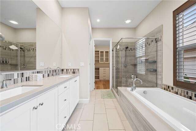 Building Photo - 114 Guinness