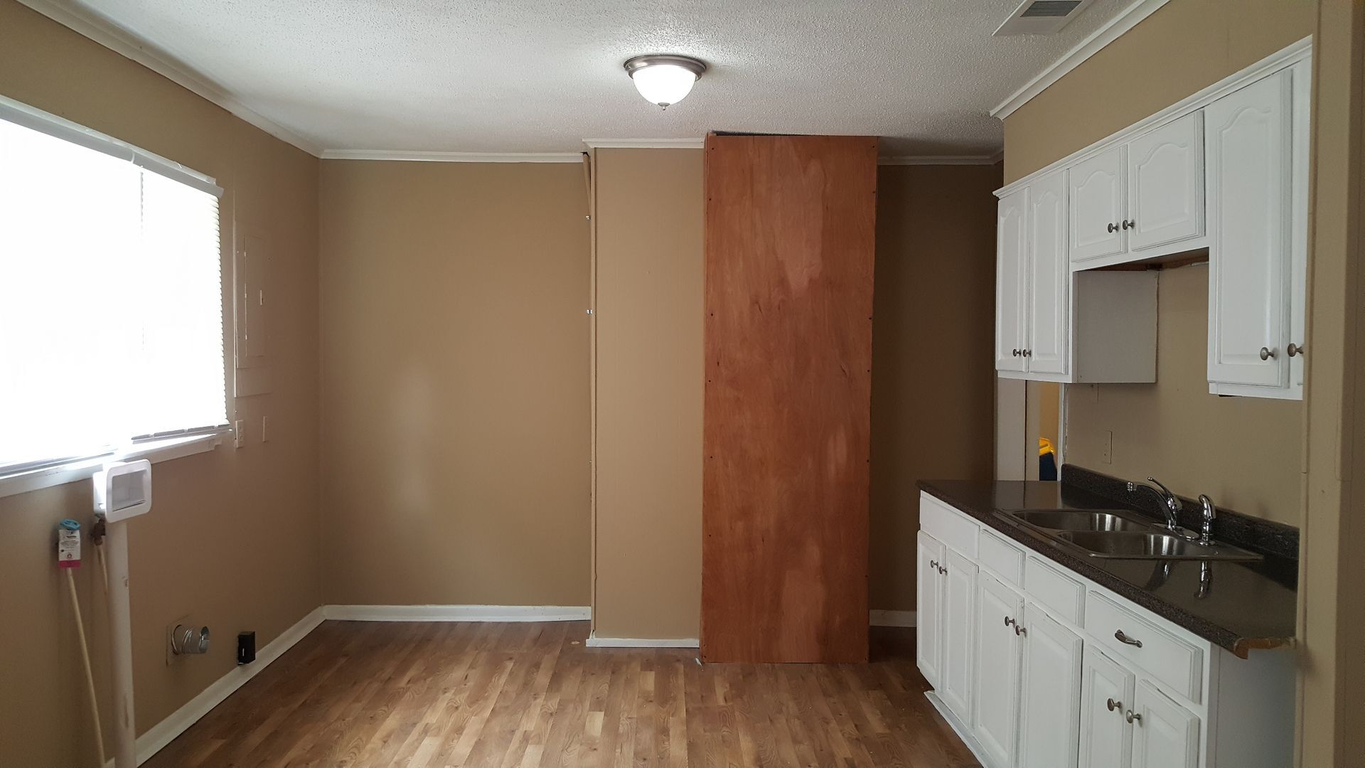 Building Photo - 1390 Grand St