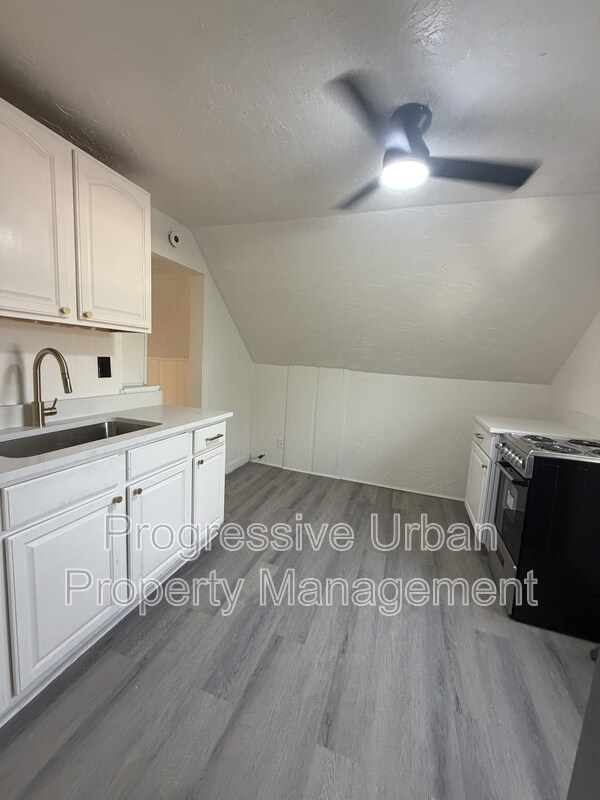 Building Photo - 4345 W 48th St