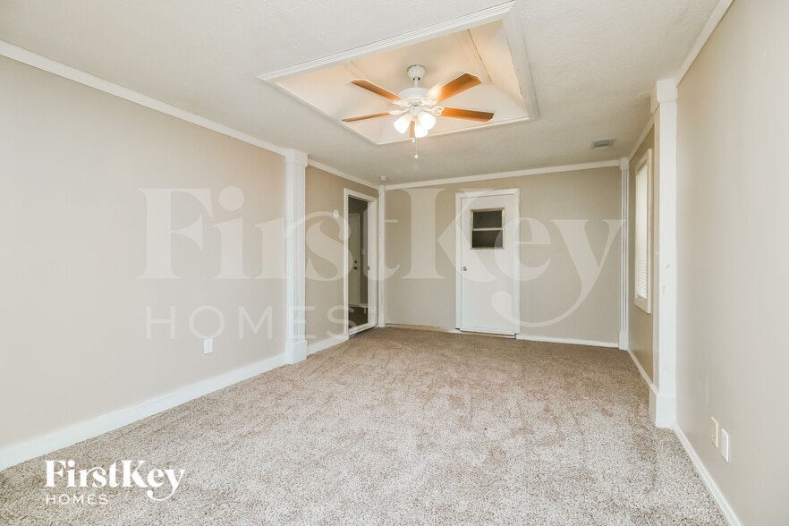 Building Photo - 359 Cindy Dr SE
