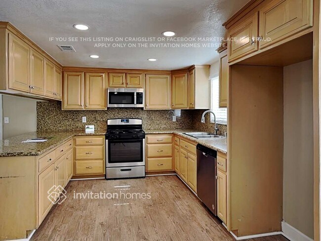 Building Photo - 5405 N Acacia Ave