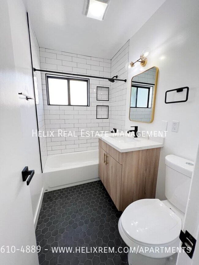 Building Photo - 521 Live Oak Ave