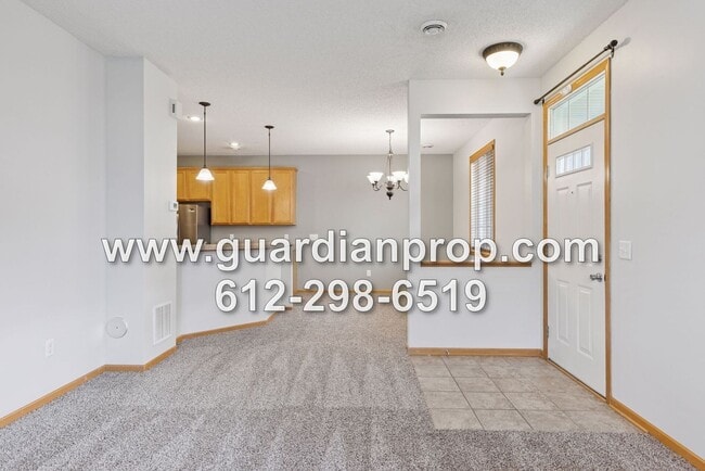 Building Photo - End Unit Townhouse Available Now, Open Floor Plan, Fireplace, Patio, Large Primary Suite