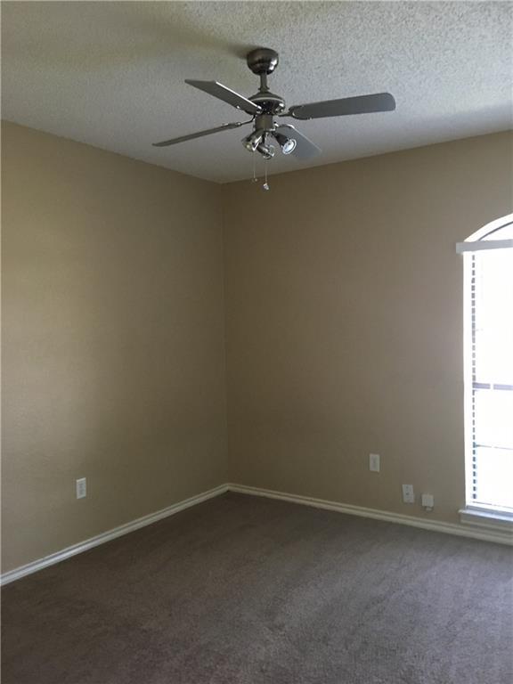 Building Photo - 617 Parkview Dr
