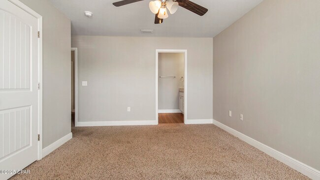 Building Photo - 7471 Shadow Lake Dr