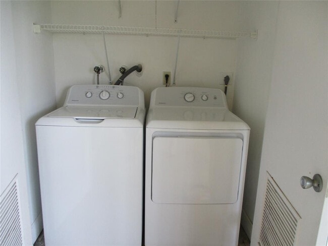 Building Photo - 22017 Palms Way