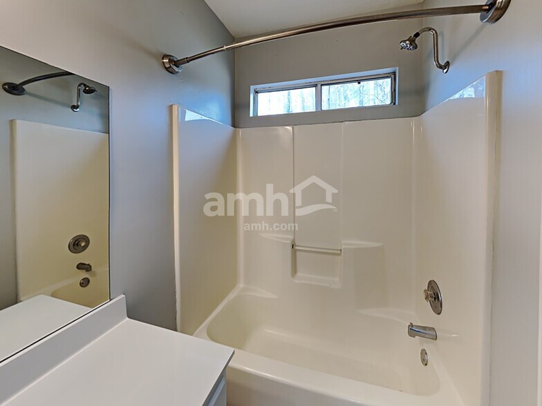 Building Photo - 154 Spring Creek Ct