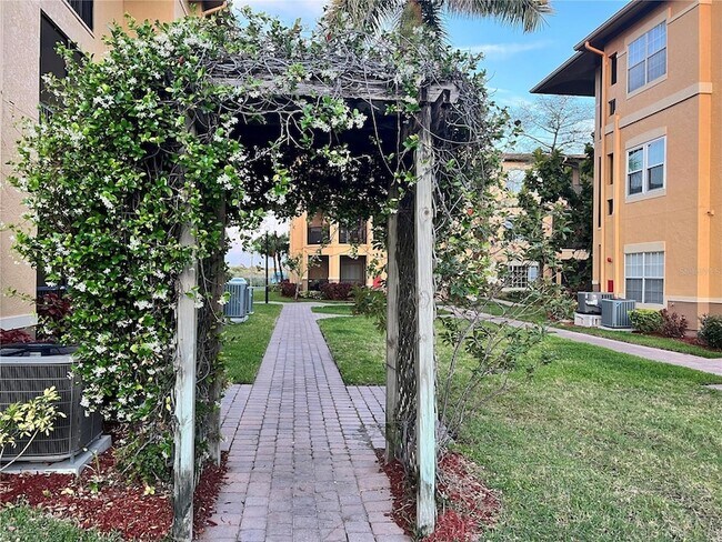 Building Photo - 4323 Bayside Village Dr