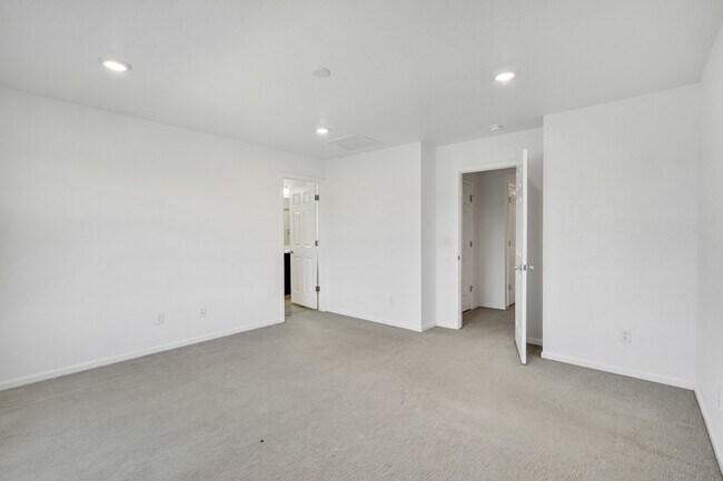 Building Photo - 21072 E 60th Ave
