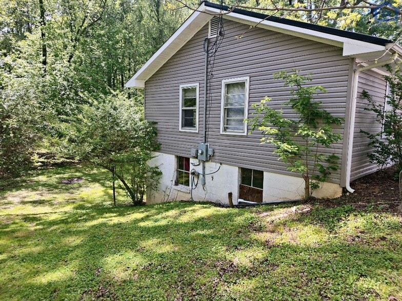 Building Photo - 748 Steakley Dr