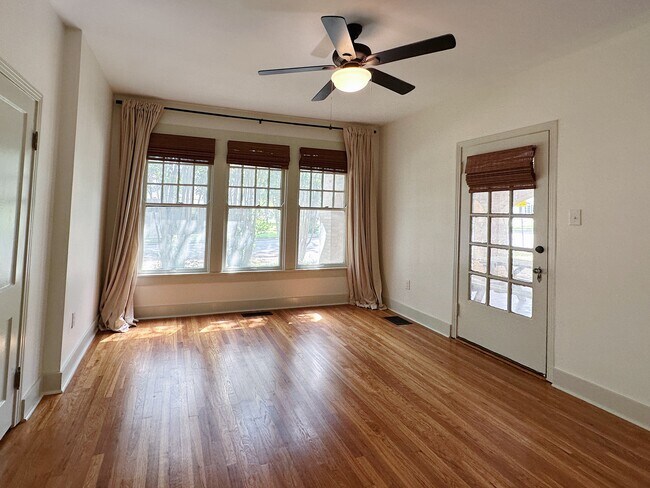 Building Photo - 2726 Sanger Ave