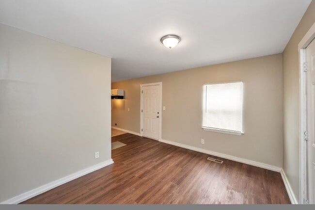 Building Photo - Move in Before the Holidays! Cozy Childers...