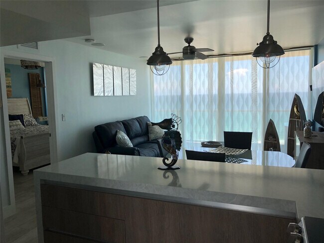 Building Photo - 333 NE 21st Ave