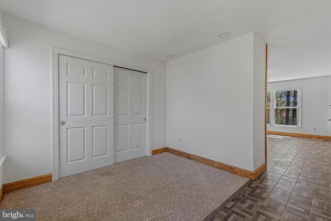 Building Photo - 1646 Stowe Rd