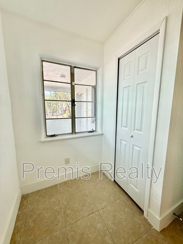 Building Photo - 7960 Boca Ciega Dr