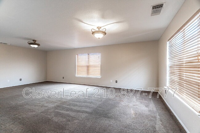 Building Photo - 6203 Lakeview Dr.