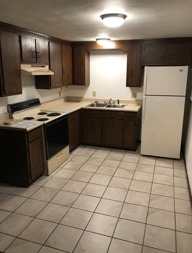 Building Photo - 649 Grove Lane