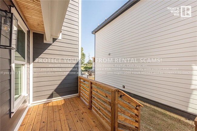 Building Photo - 1018 S Laramie Hts