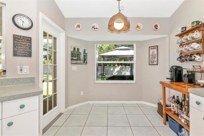 Building Photo - 4382 Sunburst Ave