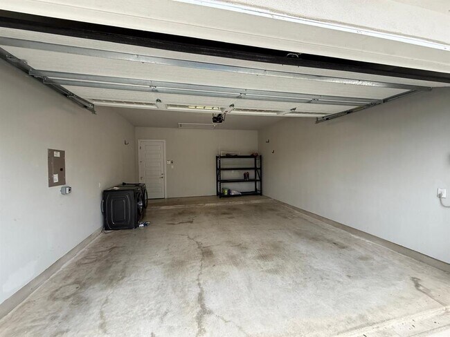 Building Photo - 601 C-Bar Ranch Trl