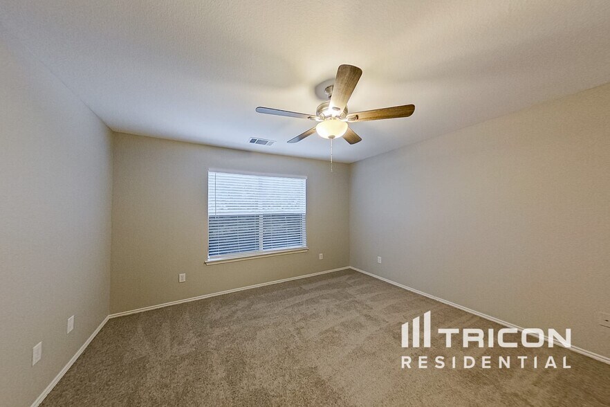 Building Photo - 1505 Yellowbird Ct