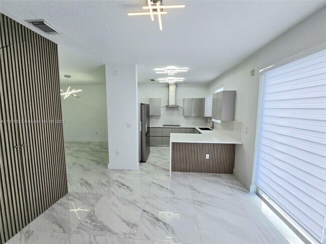 Building Photo - 7848 NW 108th Ct