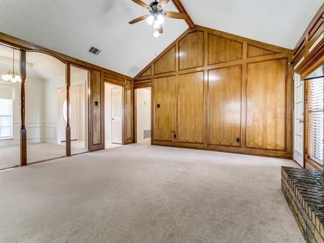 Building Photo - 614 Raven Ln