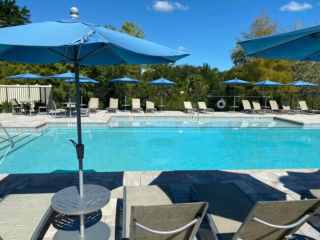 Building Photo - 2788 Tennis Club Dr