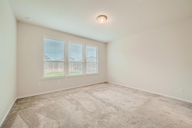 Building Photo - 303 Duroc Dr