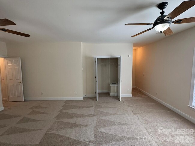 Building Photo - 7127 Weddington Brook Dr