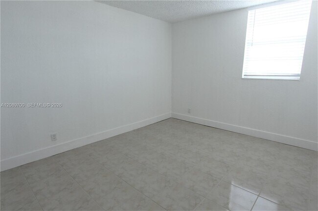Building Photo - 4550 NW 9th St