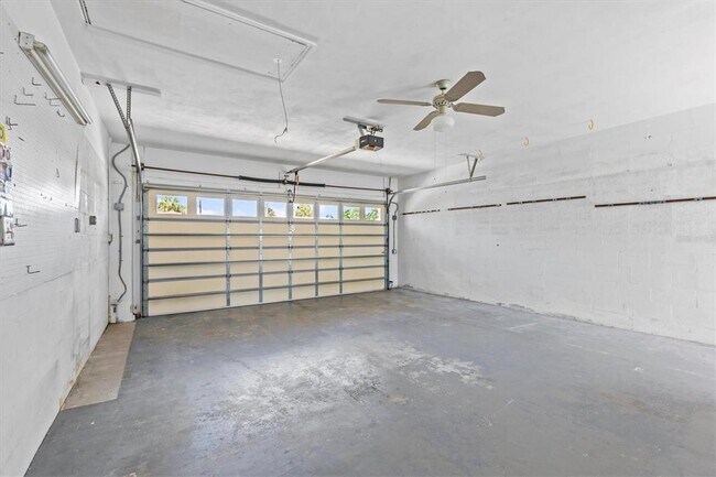 Building Photo - 106 19th St