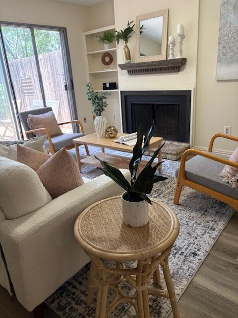 Building Photo - 6910 Hart Ln