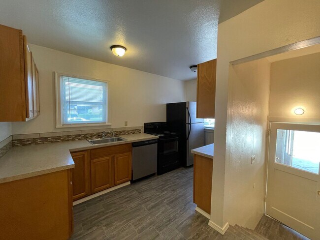 Building Photo - Shadle Area