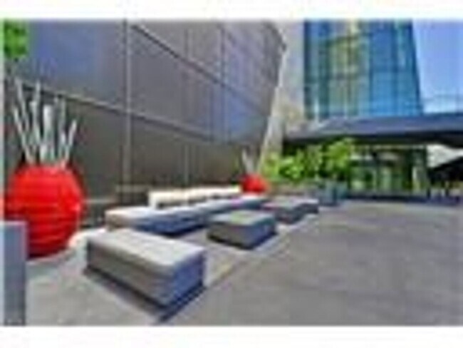 Building Photo - Beautiful 1-bed condo available at Veer