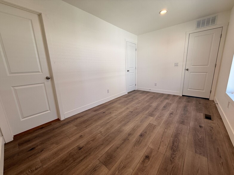 Building Photo - 3601 E Wyoming Ave