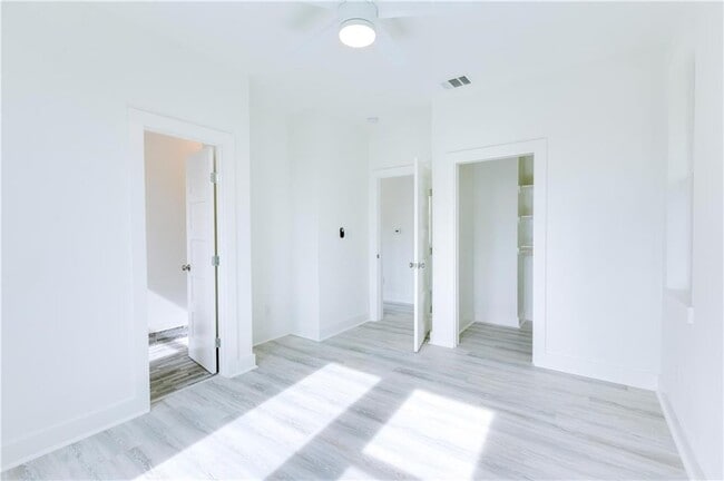 Building Photo - 1906 E 17th St