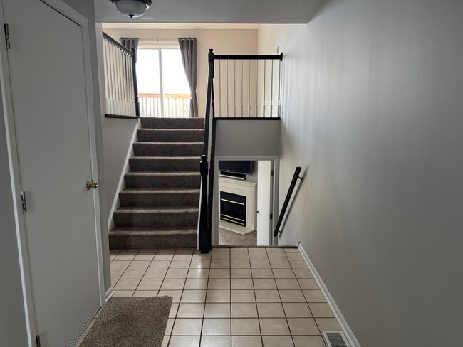 Building Photo - 924 Windstone Ct