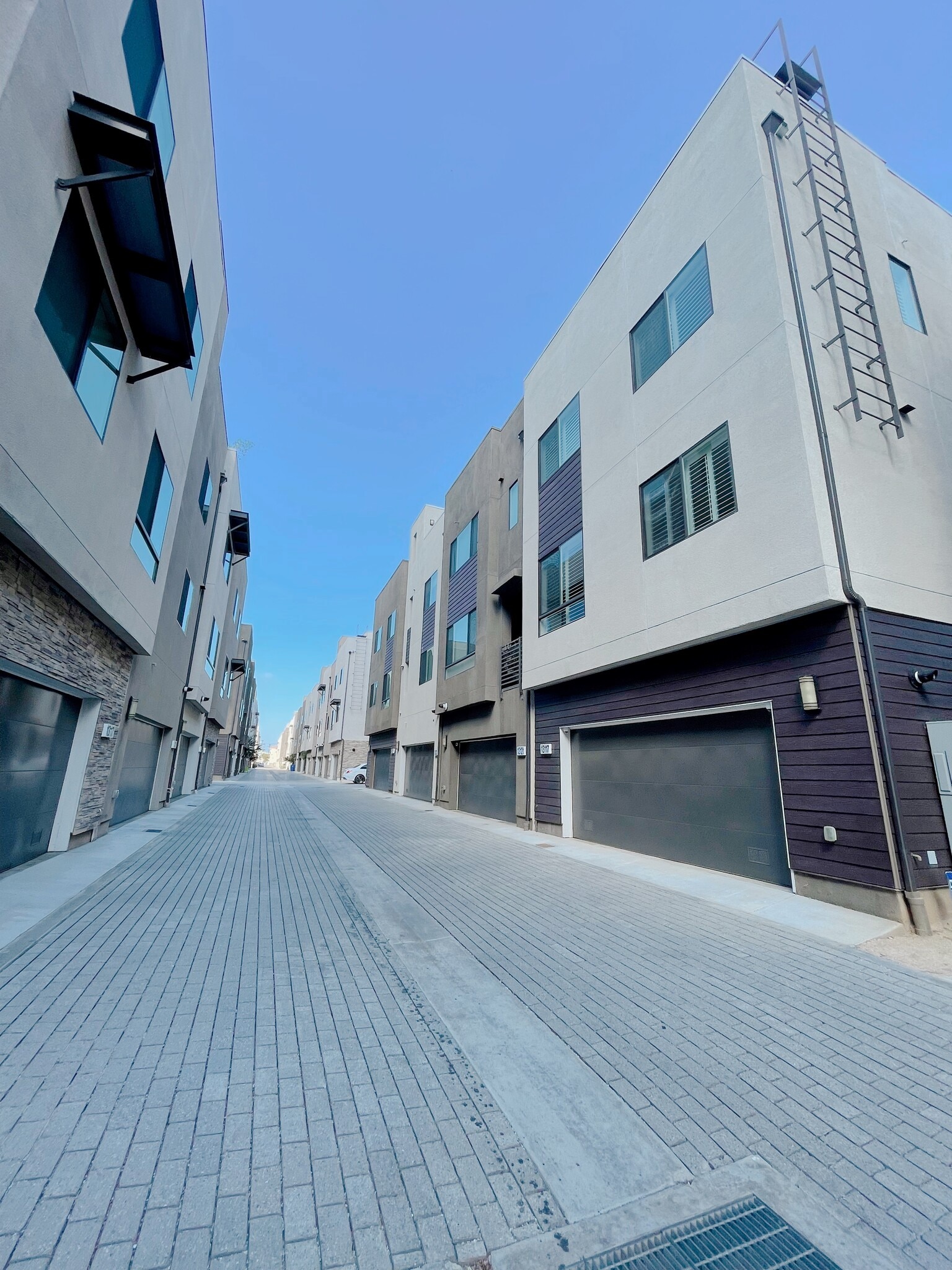 Building Photo - 13121 W Lumina Way