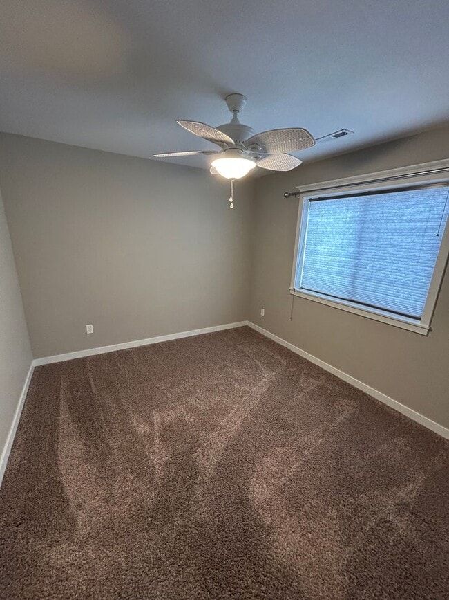Building Photo - Beautiful 4 Bedroom, 2.5 Bath Home in Newberg- Pet Friendly!
