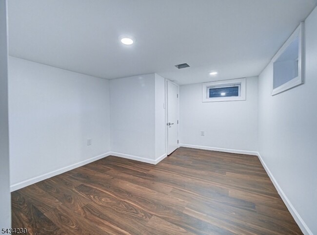 Building Photo - 217 Heywood Ave