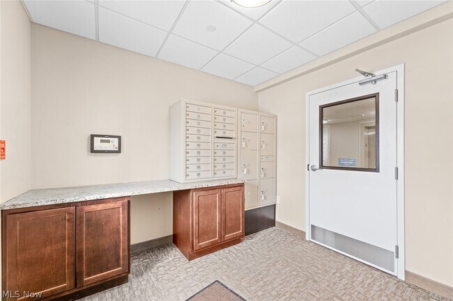 Building Photo - 558 Colony Park Dr