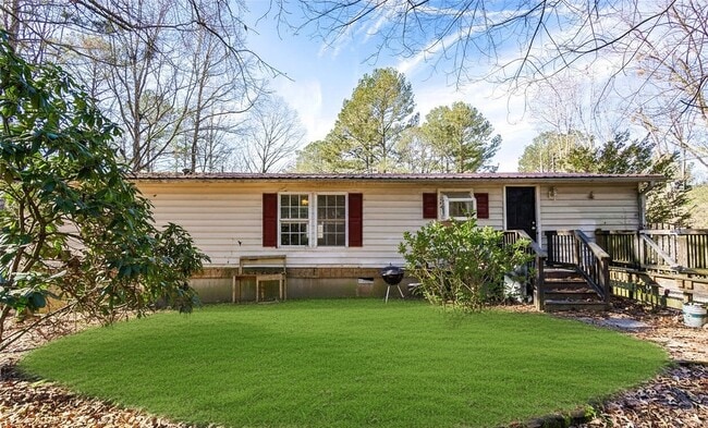 Building Photo - 148 Pine Tree Path