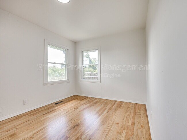 Building Photo - 4608 N Libby Ave