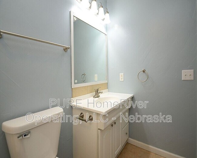 Building Photo - 2121 S 163rd Cir
